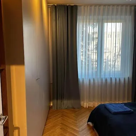 Beautiful In The Old Town Area Zoliborz Apartment
