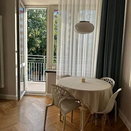 Beautiful In The Old Town Area Zoliborz Apartment